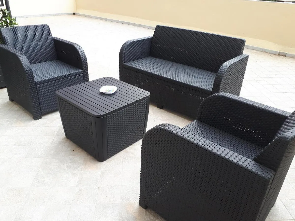 Pensión SoleLuna Fiera 6 Rooms Bolonia Italia